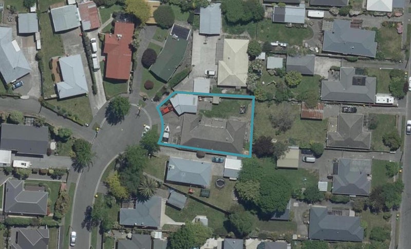 10 Hannah Place, Redwood, Christchurch - Carousel 1
