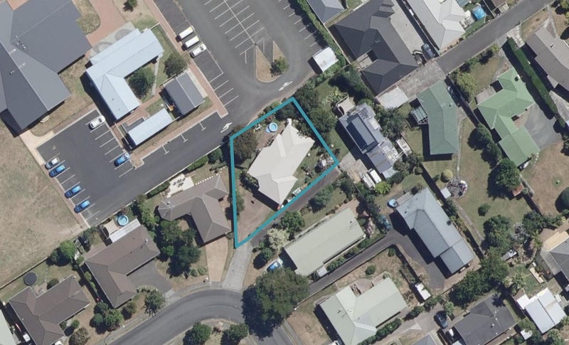 28 Dover Road, St Andrews, Hamilton - Carousel 1