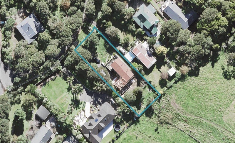 5 Napuka Road, Henderson Valley, Auckland - Carousel 1
