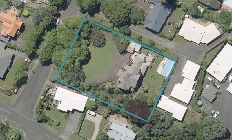2 Tulloch Street, Saint Johns Hill, Whanganui - Carousel 1