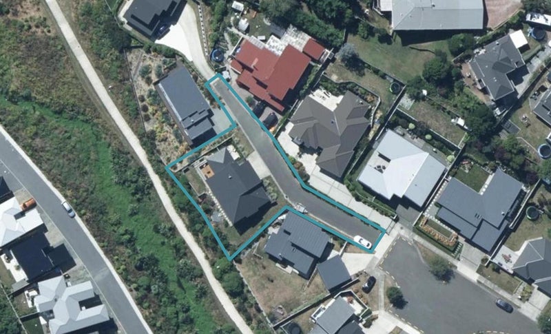 33 Flotilla Place, Whitby, Porirua - Carousel 1