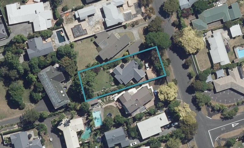 37 Queenwood Avenue, Queenwood, Hamilton - Carousel 1