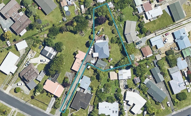 12 Darroch Street, Fairy Springs, Rotorua - Carousel 1