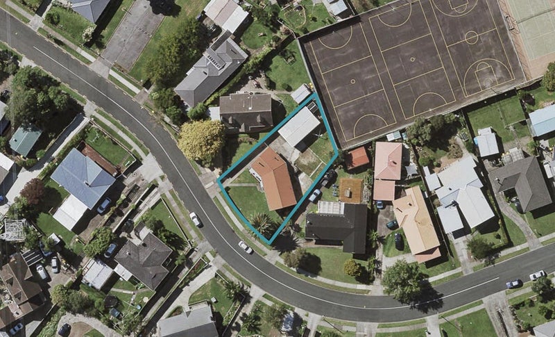 86 Edgewater Drive, Pakuranga, Auckland - Carousel 1