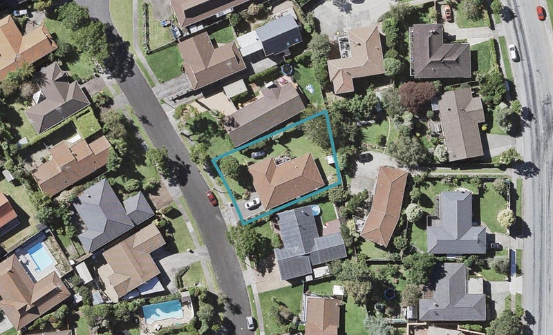 19 Voltaire Court, Botany Downs, Auckland - Carousel 1