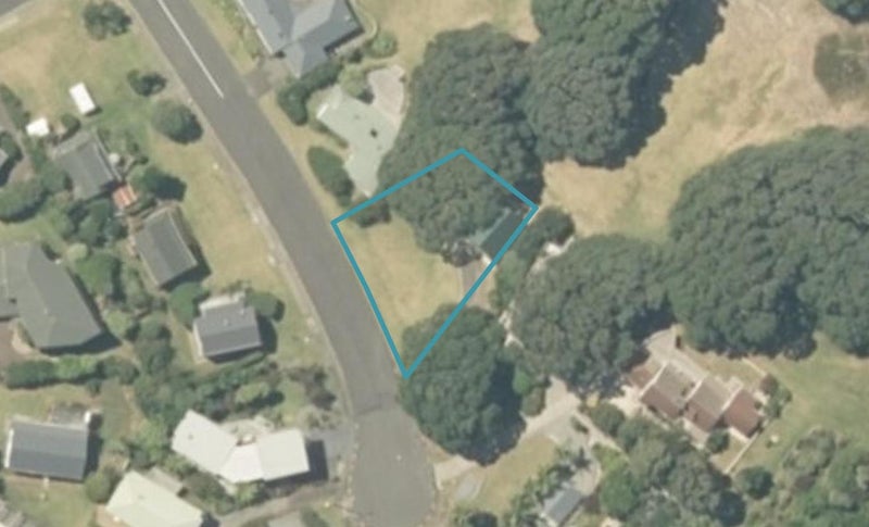 132 Oratia Place, Onemana, Whangamatā - Carousel 1