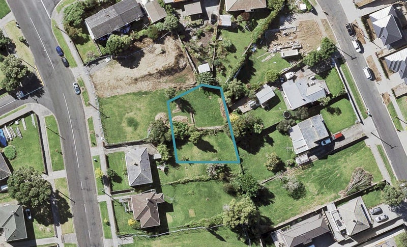 10A Taniwha Street, Wai o Taiki Bay, Auckland - Carousel 1