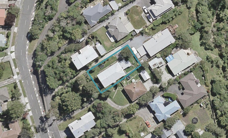 21 Field Street, Silverstream, Upper Hutt - Carousel 1