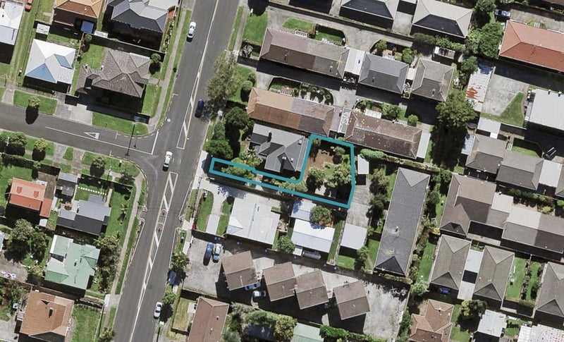 50B Fowlds Avenue, Sandringham, Auckland - Carousel 1