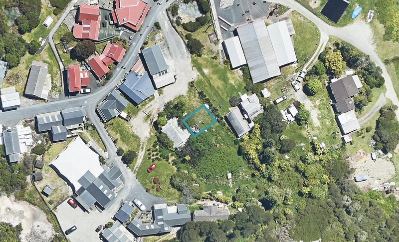 12 Tukiterangi Street, WHAKAREWAREWA, ROTORUA - Carousel 1