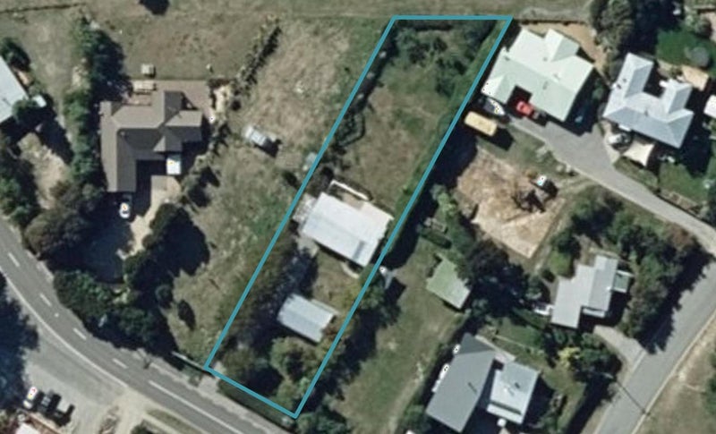 16 Capell Avenue, Lake Hāwea - Carousel 1