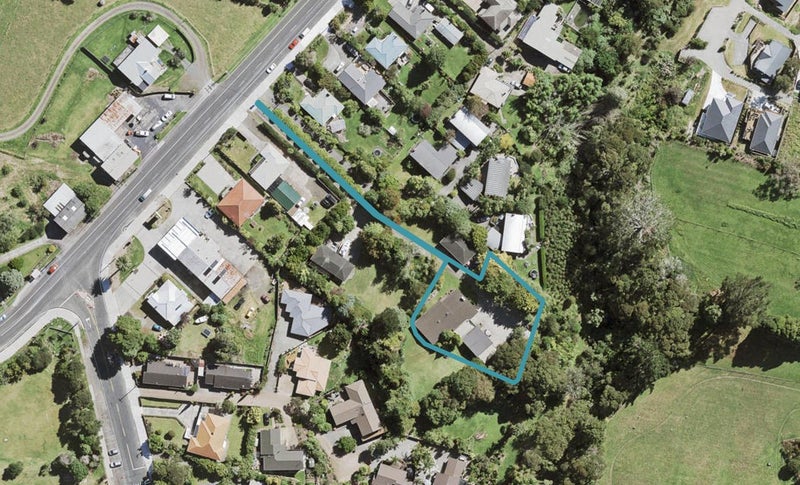 5 Kaihuia Lane, Oratia, Auckland - Carousel 1