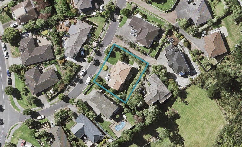 9 Cricklade Terrace, Windsor Park, Auckland - Carousel 1