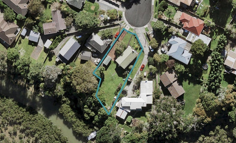 13 Hughes Terrace, Te Atatu Peninsula, Auckland - Carousel 1
