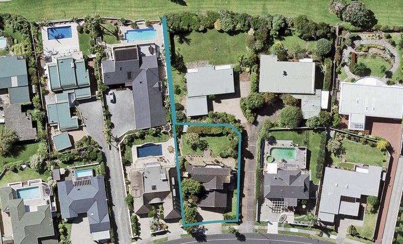 74 Bramley Drive, Farm Cove, Auckland - Carousel 1