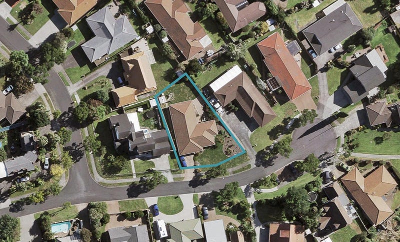 12 Reynard Terrace, Conifer Grove, Takanini - Carousel 1