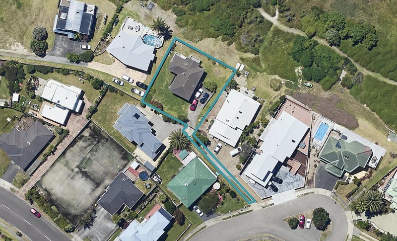 4 Commodores Close, Coastlands, Whakatane - Carousel 1