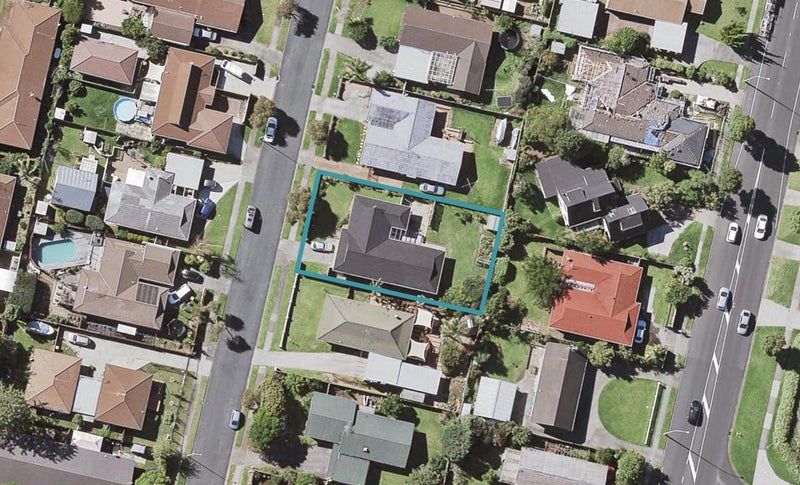 7 Jillteresa Crescent, Half Moon Bay, Auckland - Carousel 1