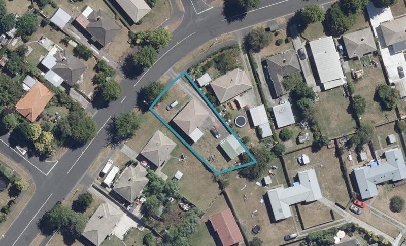 66 Holland Road, Fairfield, Hamilton - Carousel 1