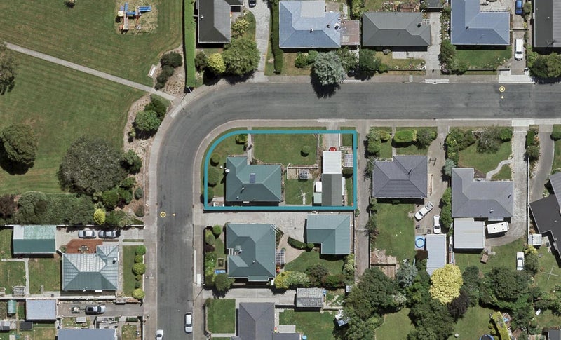 11 Pine Crescent, Hargest, Invercargill - Carousel 1