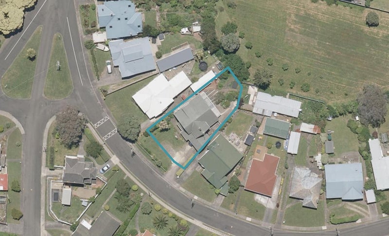 9 Maxwell Avenue, Durie Hill, Whanganui - Carousel 1