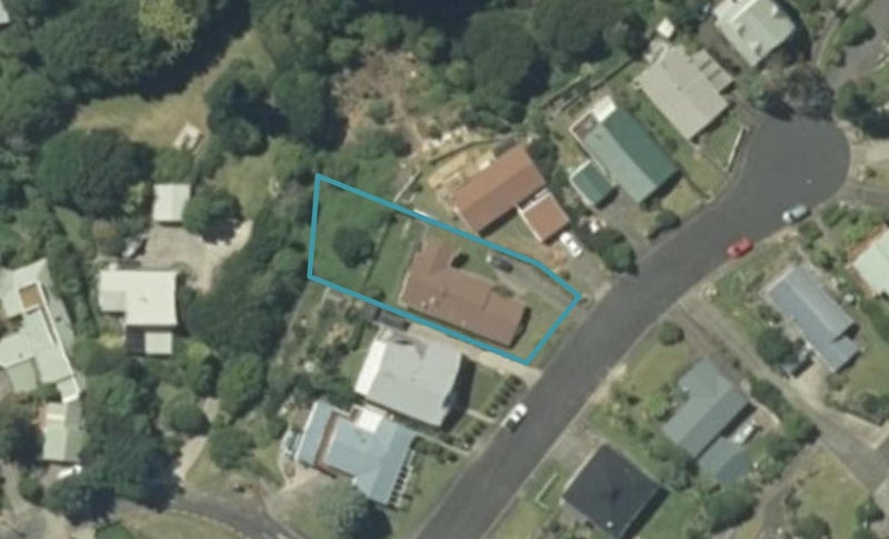105 Regent Heights, Thames - Carousel 1