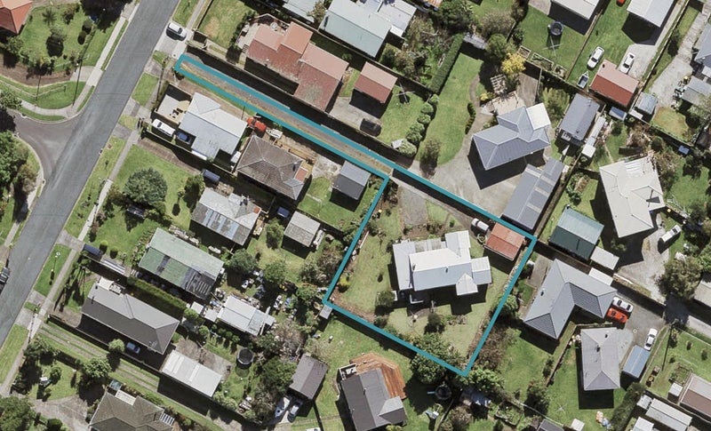10 House Avenue, Mangere Bridge, Auckland - Carousel 1
