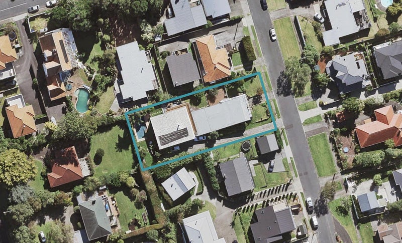 1/12 Bank Street, Hillcrest, Auckland - Carousel 1
