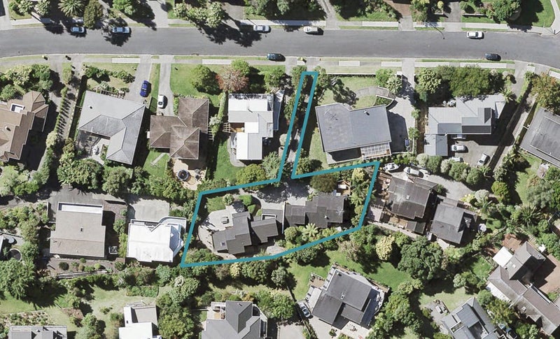 2/14 Penguin Drive, Murrays Bay, Auckland - Carousel 1
