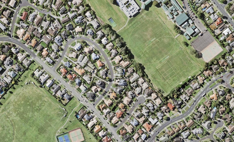17 Rochester Crescent, Somerville, Auckland - Carousel 1