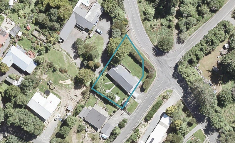 2 Avro Road, Blue Mountains, Upper Hutt - Carousel 1