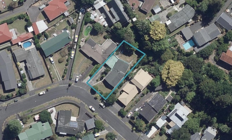 11 Carlson Crescent, Silverdale, Hamilton - Carousel 1