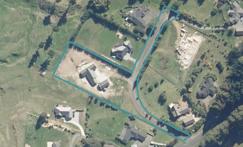 11 Maple Grove, Taupo - Carousel 1