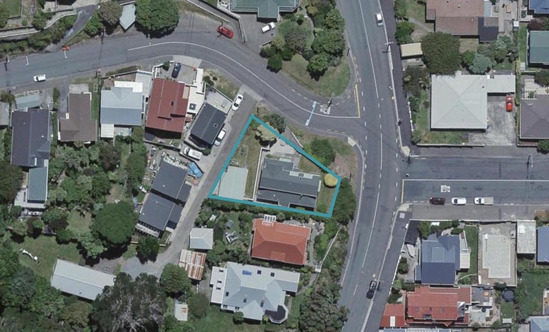 98 Queens Drive, Lyall Bay, Wellington - Carousel 1