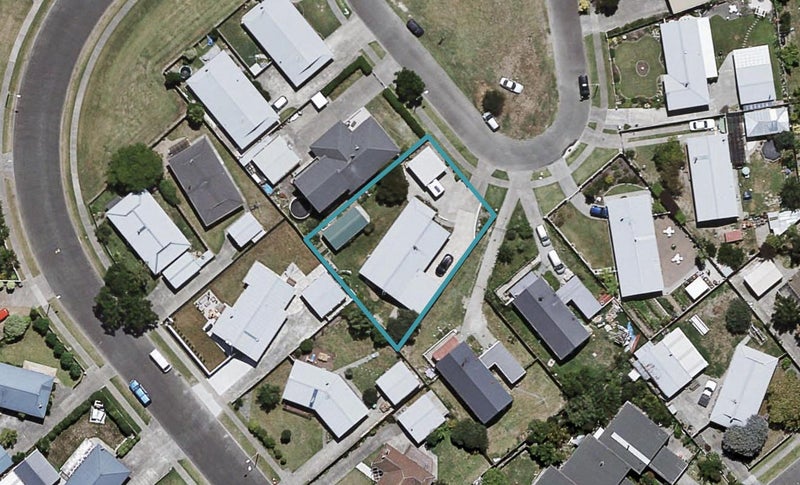 30 Duckworth Crescent, Greenmeadows, Napier - Carousel 1