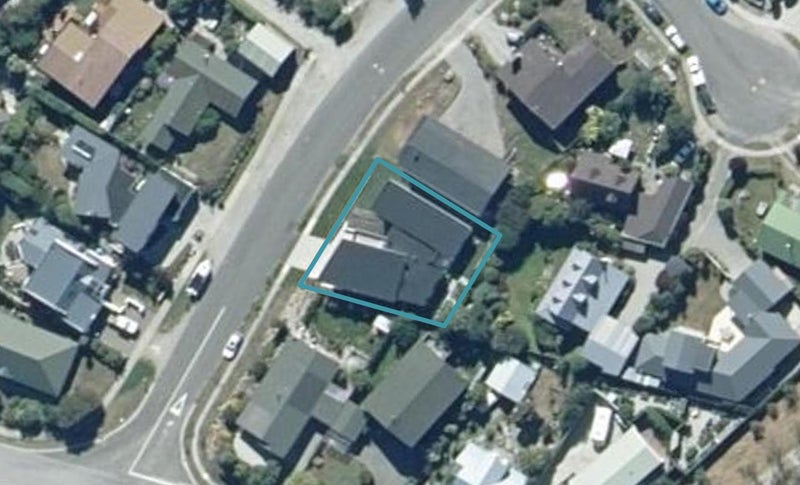 5 Oregon Drive, Kelvin Heights, Queenstown - Carousel 1
