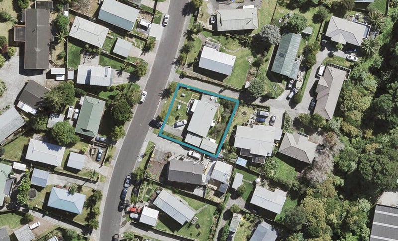 32 Riserra Drive, Ranui, Auckland - Carousel 1