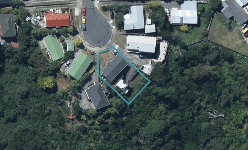 19 Toporoa View, Ascot Park, Porirua - Carousel 1