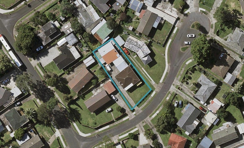 4 Ulay Place, Clover Park, Auckland - Carousel 1
