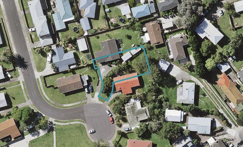 10A Tiaka Place, Pakuranga, Auckland - Carousel 1