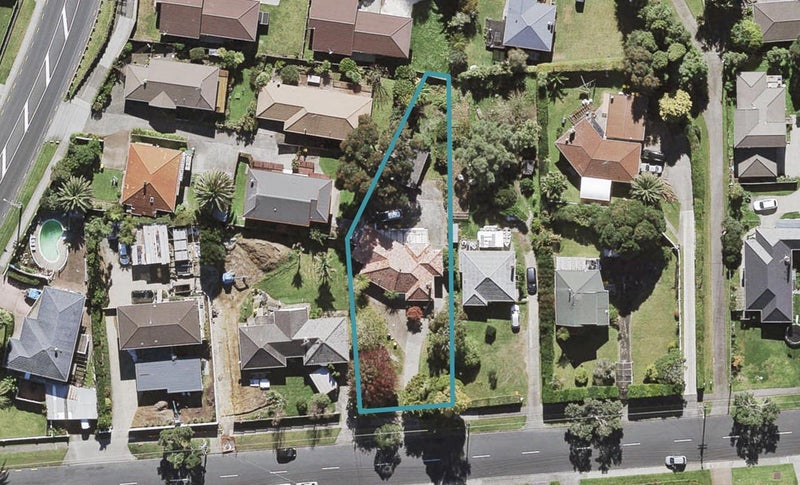 6 Tirimoana Road, Te Atatu South, Auckland - Carousel 1