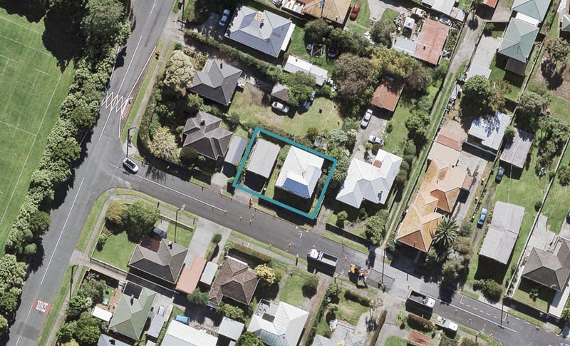 2A Beaubank Road, Kelston, Auckland - Carousel 1
