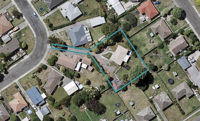 1224 Norfolk Crescent, Mayfair, Hastings - Carousel 1