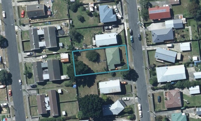 32 Levant Street, Cannons Creek, Porirua - Carousel 1