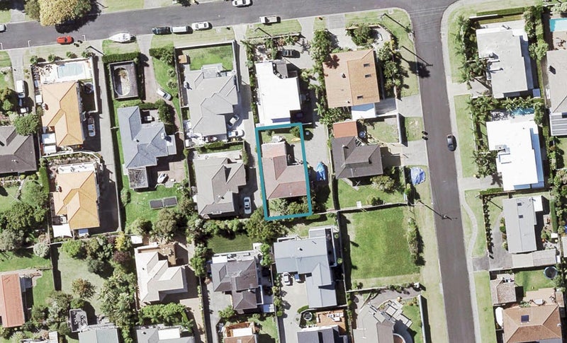 17A Beechwood Road, Rothesay Bay, Auckland - Carousel 1