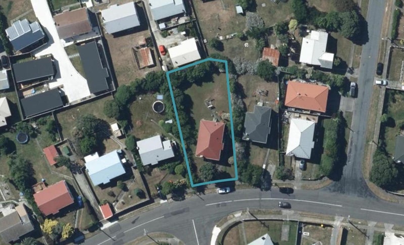 14 Te Puke Street, Titahi Bay, Porirua - Carousel 1