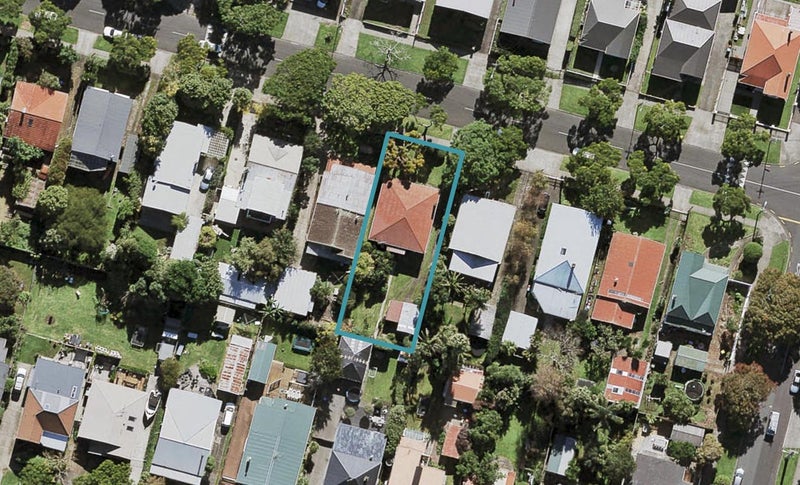 19 Halesowen Avenue, Sandringham, Auckland - Carousel 1