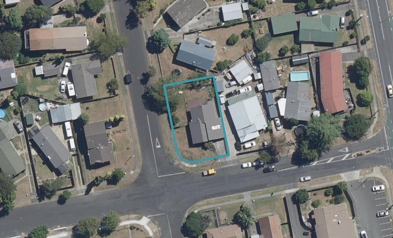 8 Sherwood Drive, Pukete, Hamilton - Carousel 1