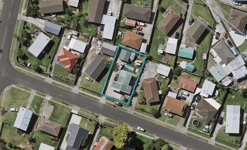33 Darnell Crescent, Clover Park, Auckland - Carousel 1