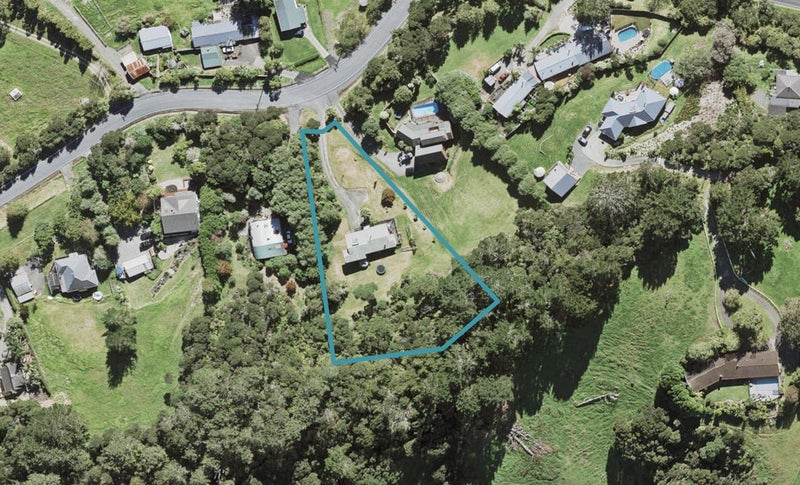 11 Attwood Road, Paremoremo, Auckland - Carousel 1